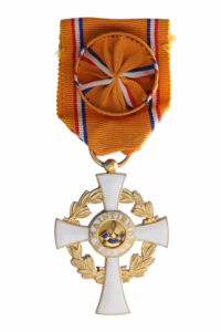 Kroonorde, erekruis met rozet