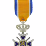 Orde van Oranje-Nassau, lid met zwaarden