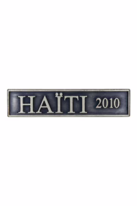Herinneringsmedaille voor Humanitaire Hulpverlening bij Rampen, gesp HAÏTI 2010