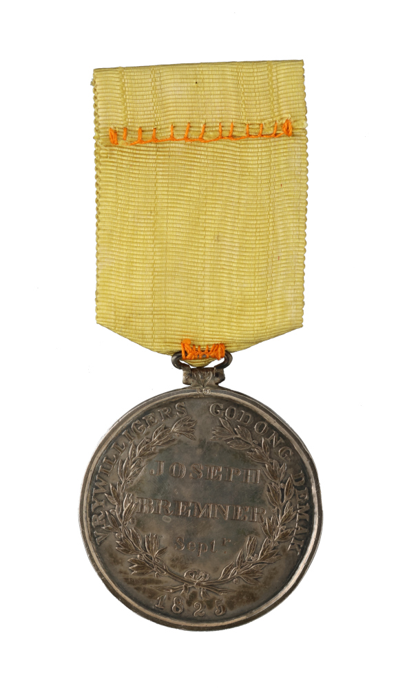 voorzijde: SENATUS POPULUSQUE SAMARANGENSIS – 1825; keerzijde: VRYWILLIGERS GEDONG DEMAK – 1825